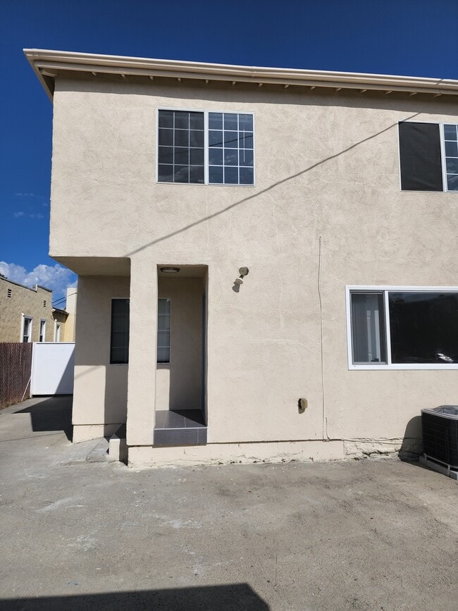 Photo - 2134 S Cloverdale Ave