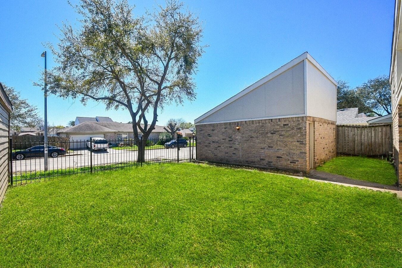 Photo - 11330 Bandlon Dr