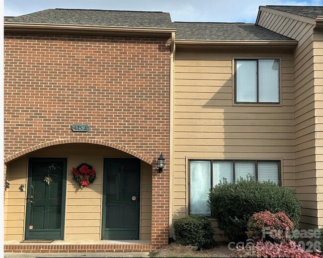 Building Photo - 415 E Broad St Unit A5