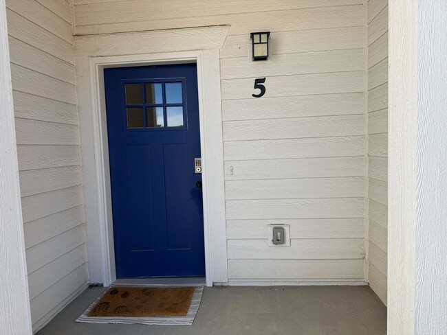 Photo - Beautiful Home in Windsor with Internet Included!