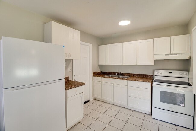 Photo - 1331 W Point Dr Unidad 1331 B