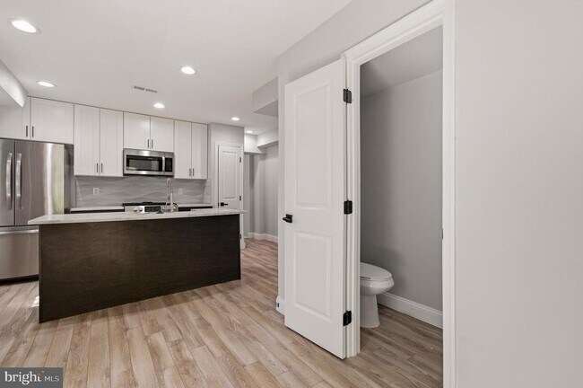 Photo - 1527 Morris Rd SE