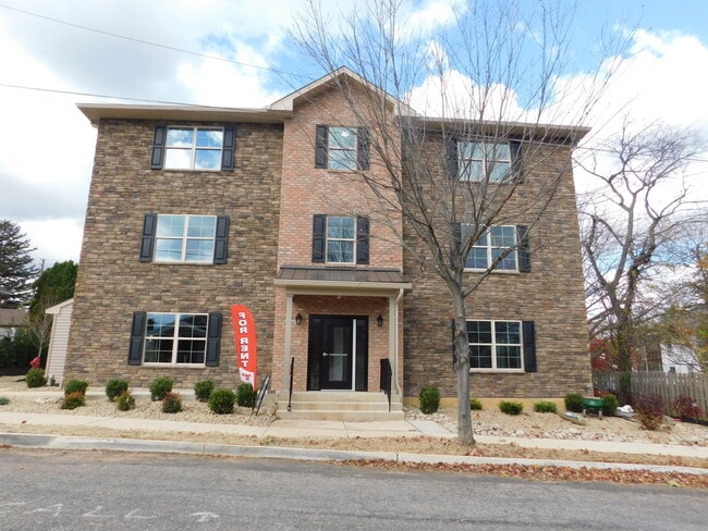 Photo - 1513 Maple St