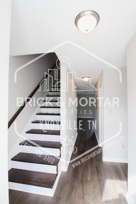 Photo - 122 N 6th St