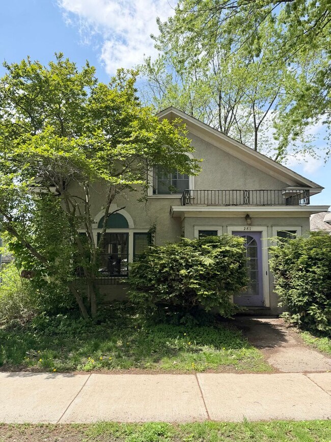 Building Photo - 281 S Winooski Ave Unit 1