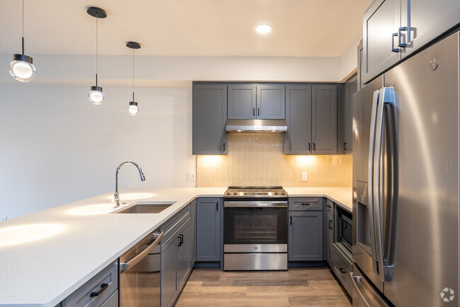 3BR, 1BA - 1,271SF - Kitchen