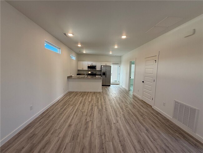 Photo - 1051 States Ave