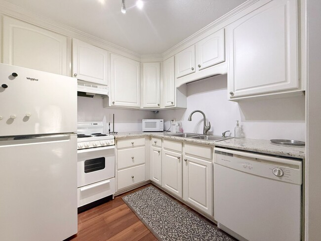 Photo - 1045 E 10th St Unit 1045 E 10th St Apt 206