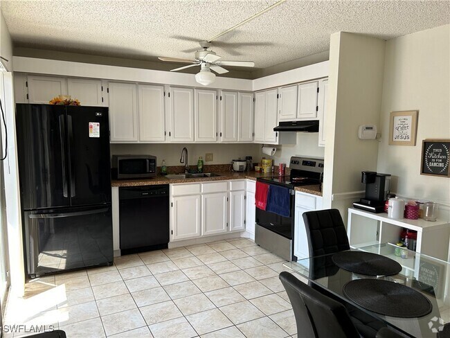 Building Photo - 5201 Cedarbend Dr Rental