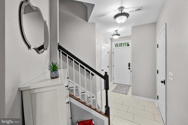 Photo - 5011 Waple Ln
