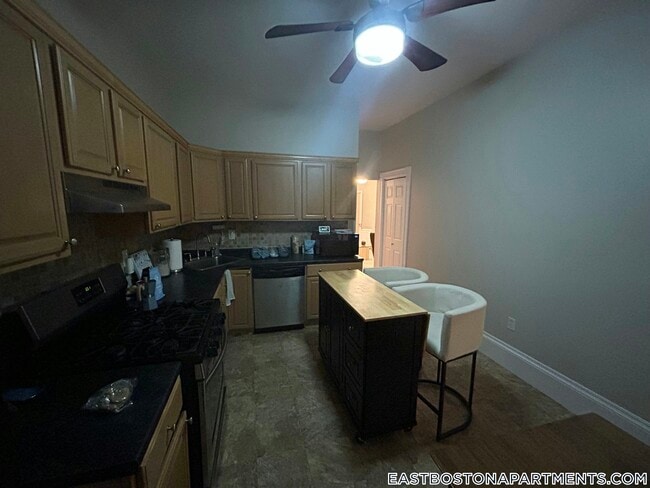 Photo - 279 Webster St Unidad 2