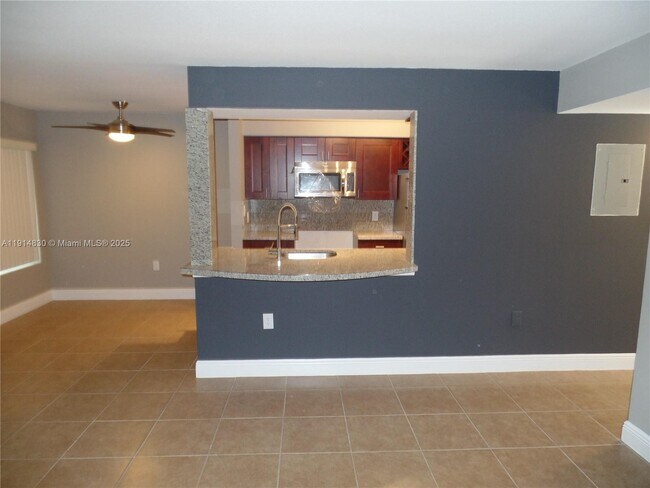 Photo - 2405 NW 33rd St Unit 1209
