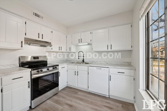 Photo - 1665 Brownstone Blvd Unidad 3 Rental
