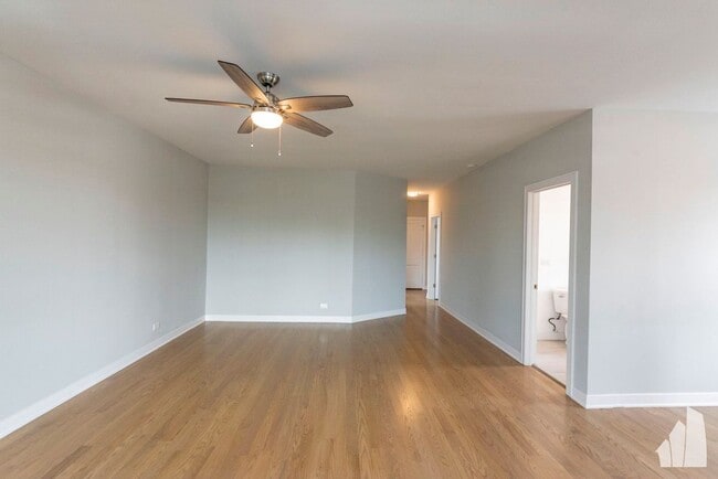 3925 N Keeler Ave Unit 3929-2N