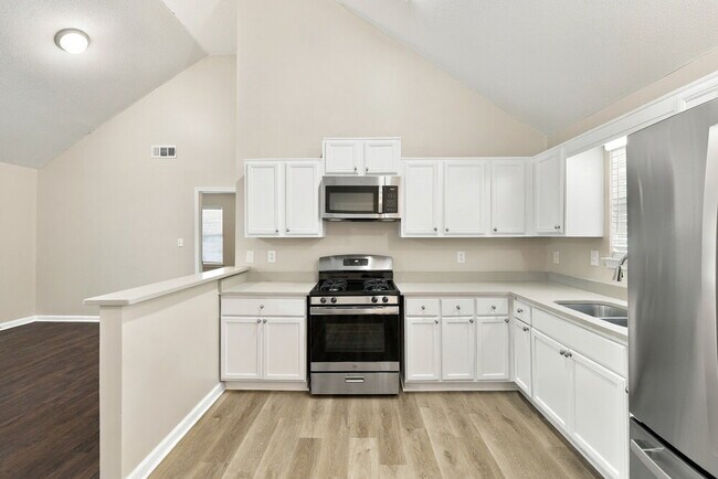 1467 Waterton Trail
