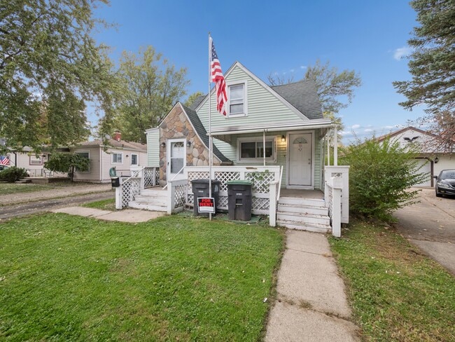 Building Photo - 6024 Hazel St Unit 6024 HAZEL