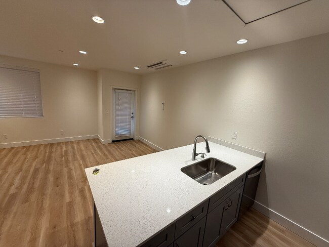 Photo - 849 Spring St Unit C4