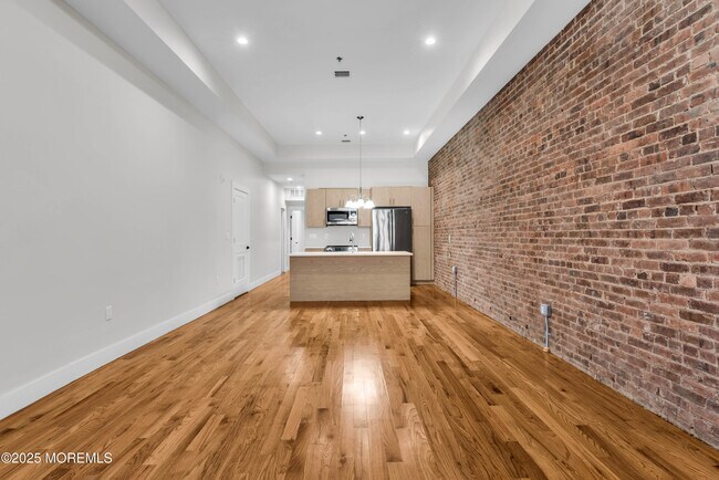 Photo - 7 Broad St Unit 2