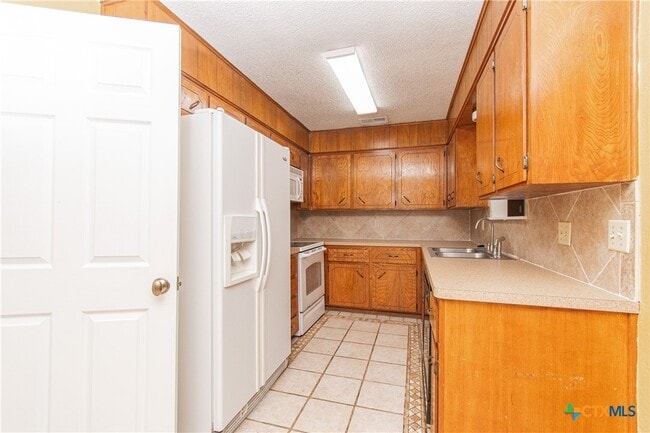 2001 Eisenhower Dr