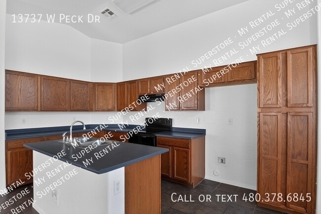Photo - 13737 W Peck Dr