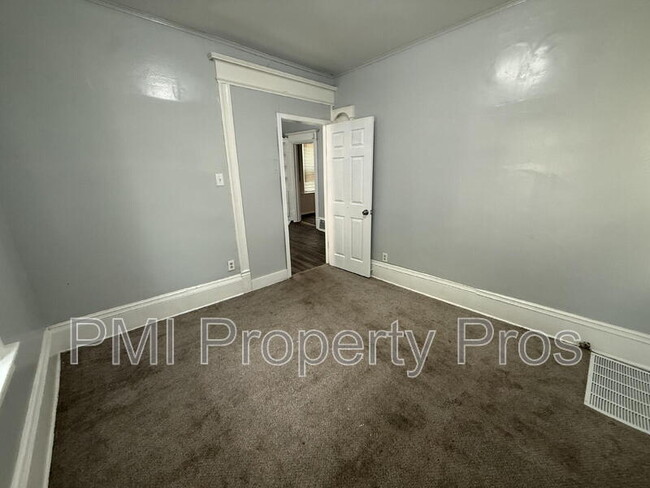 Photo - 1939 N 37th St