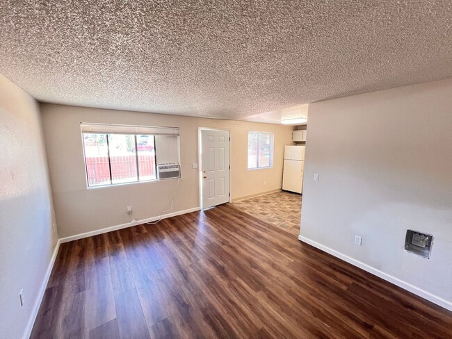 Building Photo - 200 E Park St Unit 2 Rental