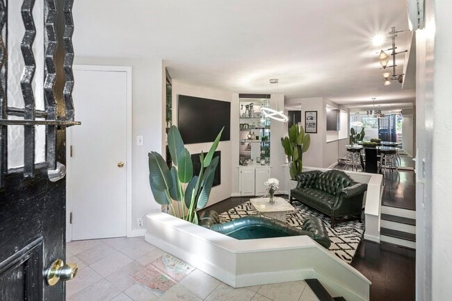 Photo - 244 Beacon St Unidad 1C