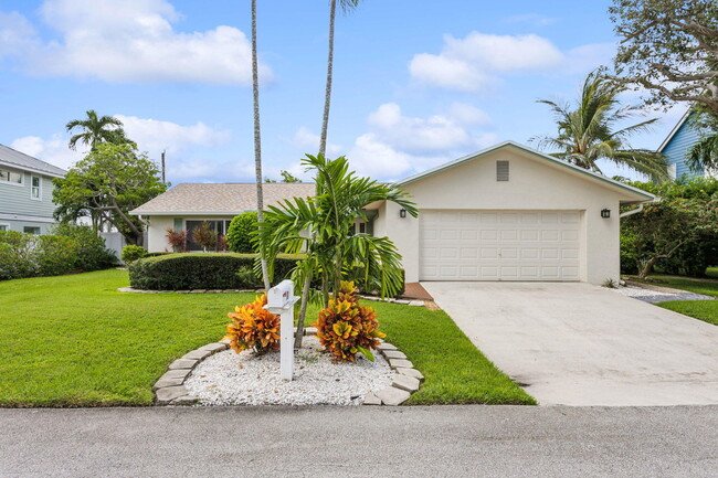 Photo - 10 Sailfish Ln House
