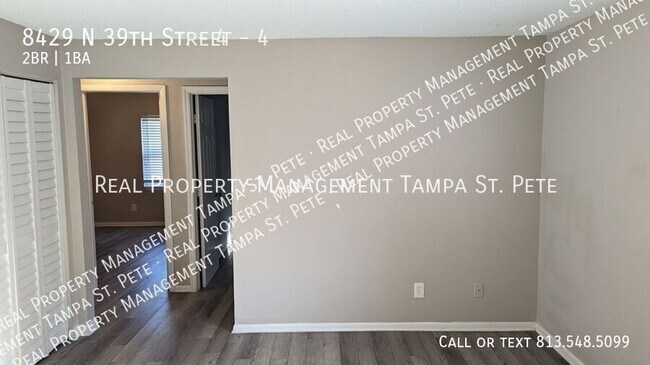 Photo - 8429 N 39th St