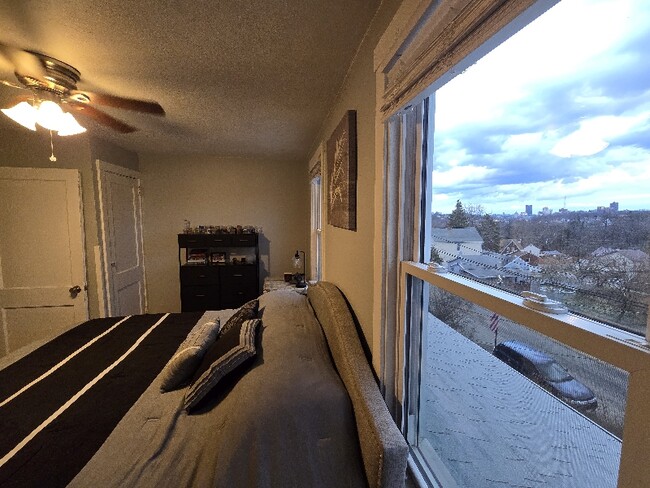 Photo - 1042 Lessing St