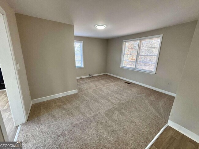 Photo - 3302 N Bogan Rd NE