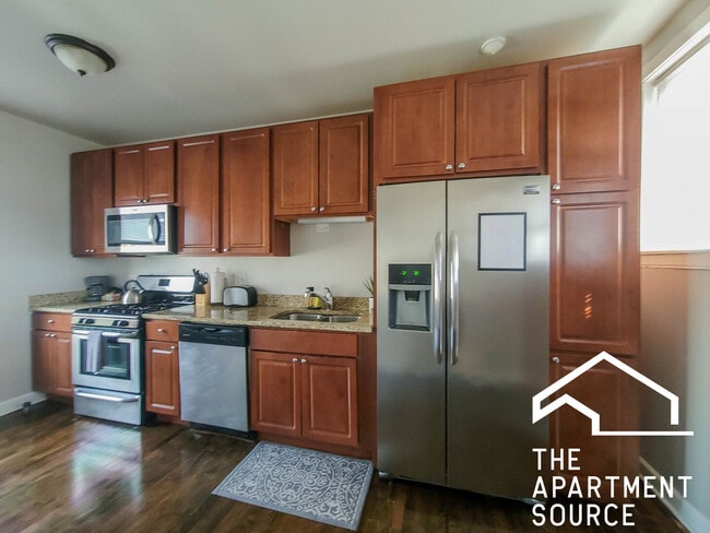 Building Photo - 5069 N Wolcott Ave Unit 3