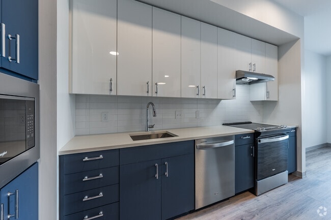 2BR, 2BA - 1,138SF - Kitchen