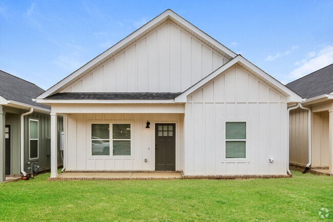 Building Photo - 16310 Lamarche Dr Rental
