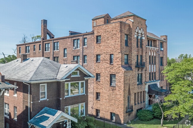 2023 Tuxedo St
