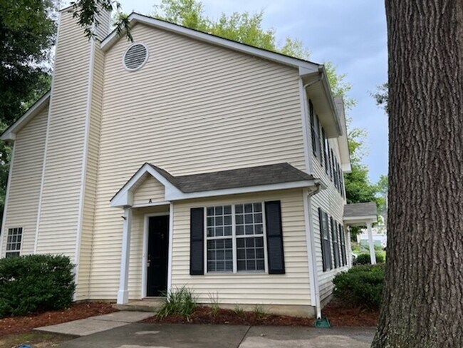 Photo - 825 Selwyn Place Rd Unit 825-A Selwyn Place Road