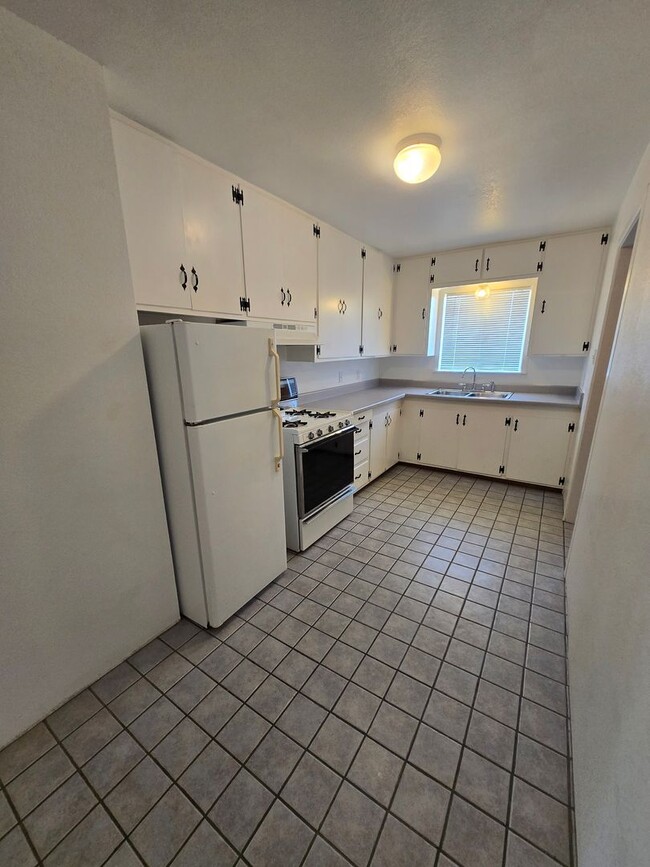 Photo - 2BD/1 BA Duplex