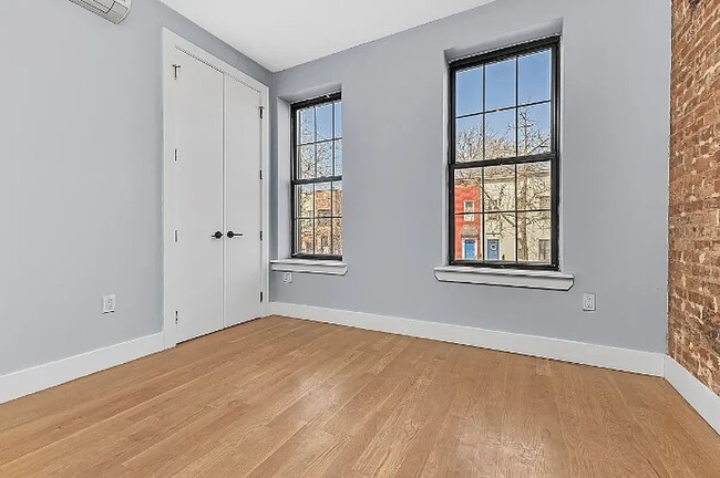 Photo - 540 Bainbridge St. Unidad 3R