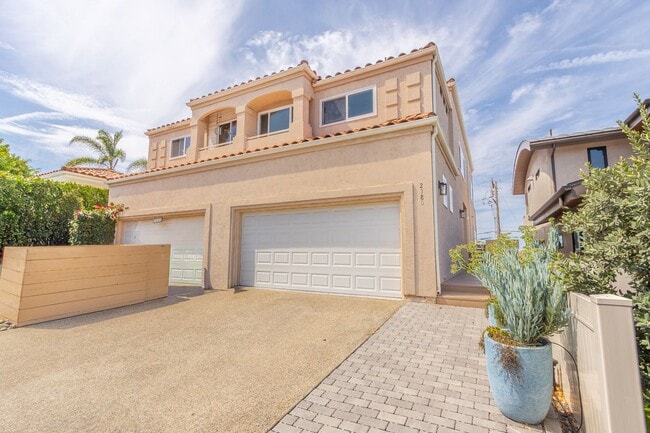Building Photo - Beautiful 3Bed/2.5Bath Oceanview Home in C...