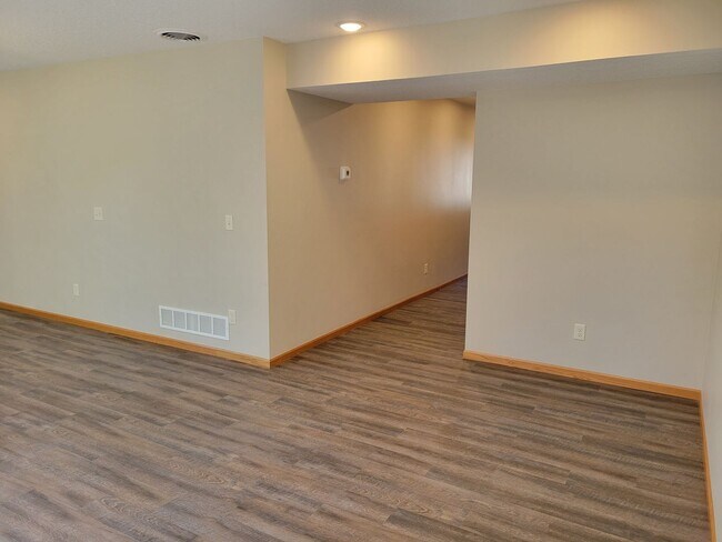 Photo - Single Family - 5 Bedroom!