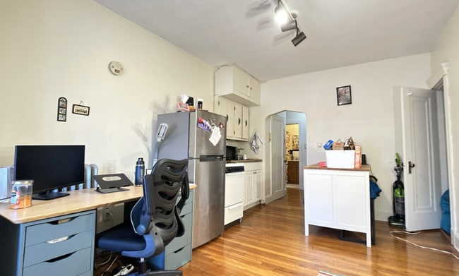 Photo - 72 Strathmore Rd