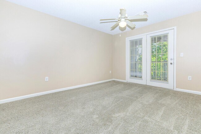 Lakeshore Crossing Apartments