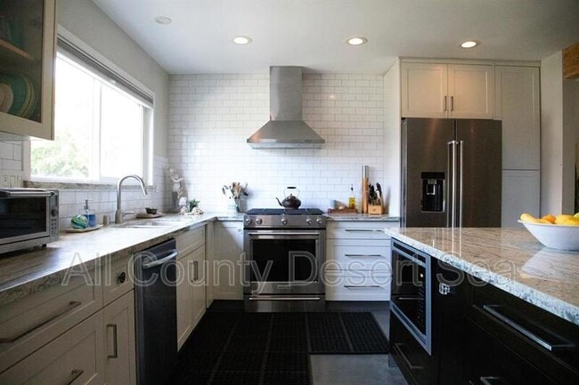 Photo - 8121 Foxhall Dr