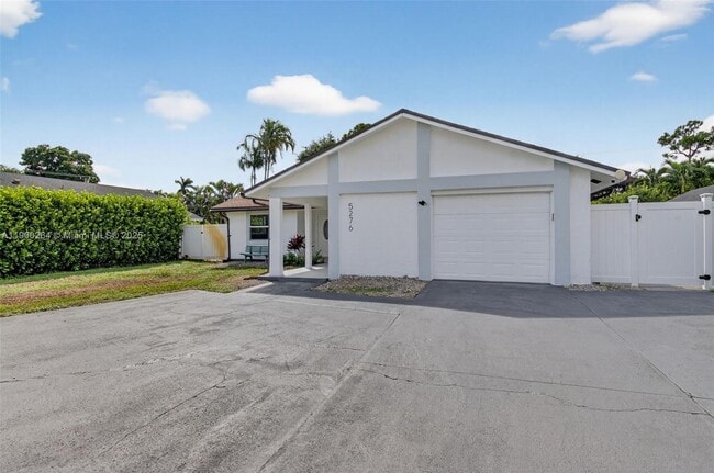 Photo - 5276 Pine Tree Dr