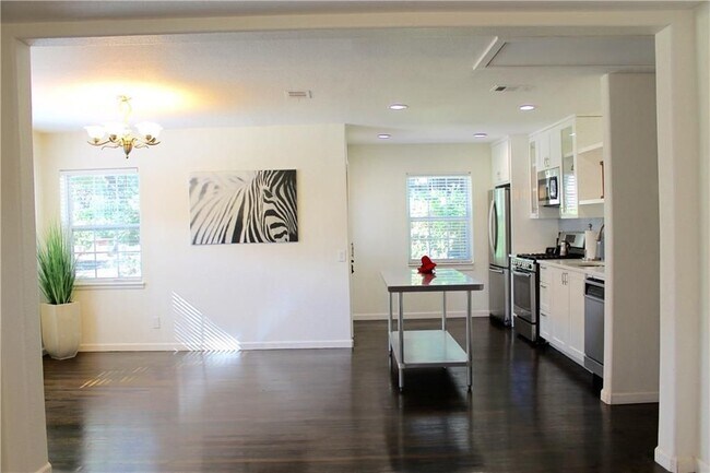 Photo - 610 Cliffdale Ave