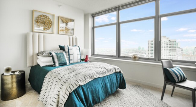 Photo - 550 W Kinzie St