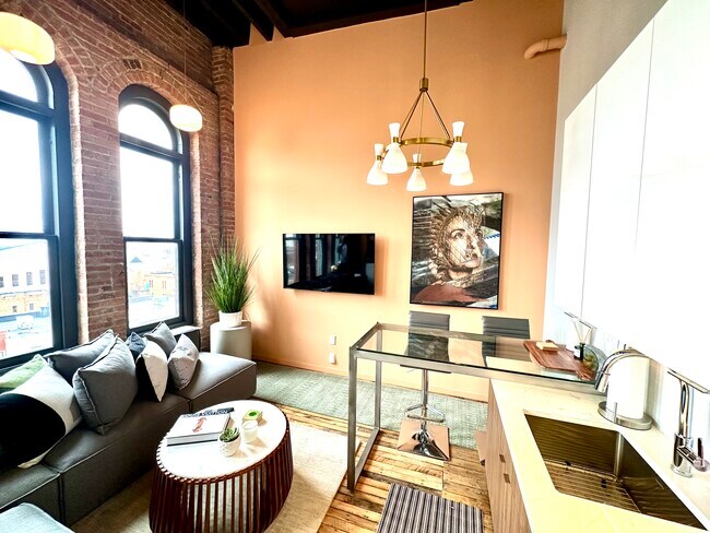 Photo - 120 Walton St Apartments