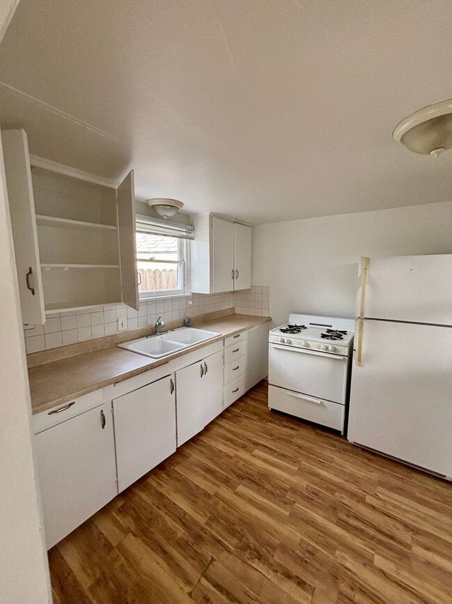 Photo - 205 Elmira Ave