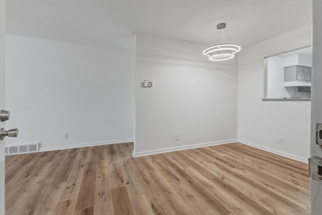 Photo - 4054 Stonehenge Dr Unit 1