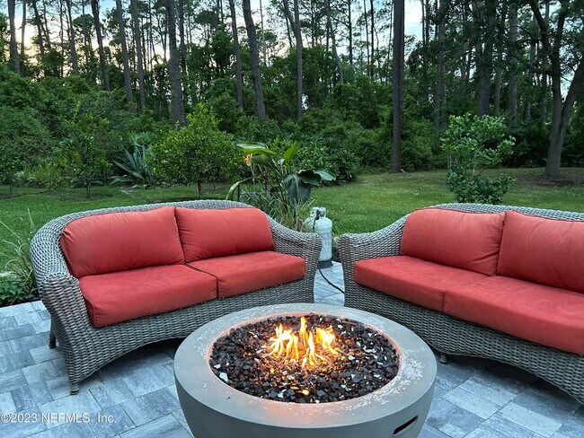 Photo - 937 Espinado Ave